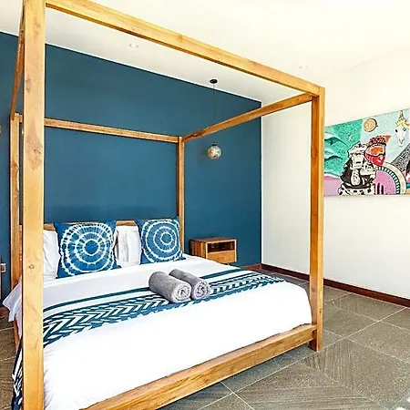 New 5Br Villa, Enclosed Lounge, Canggu Oasis