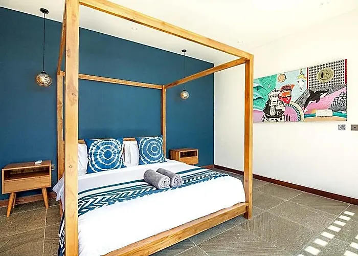 New 5br Villa, Enclosed Lounge, Canggu Oasis 别墅