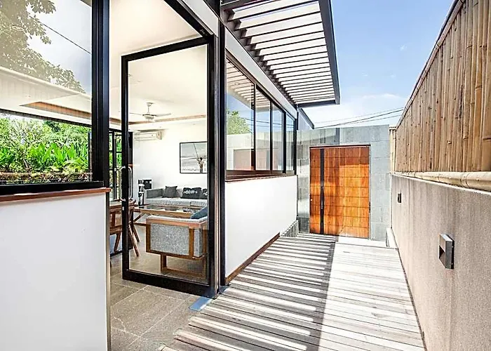 New 5br Villa, Enclosed Lounge, Canggu Oasis Villa