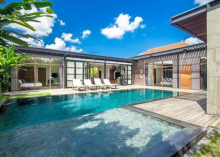 New 5br Villa, Enclosed Lounge, Canggu Oasis Villa