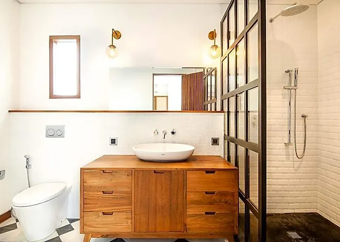 New 5br Villa, Enclosed Lounge, Canggu Oasis Villa Pererenan