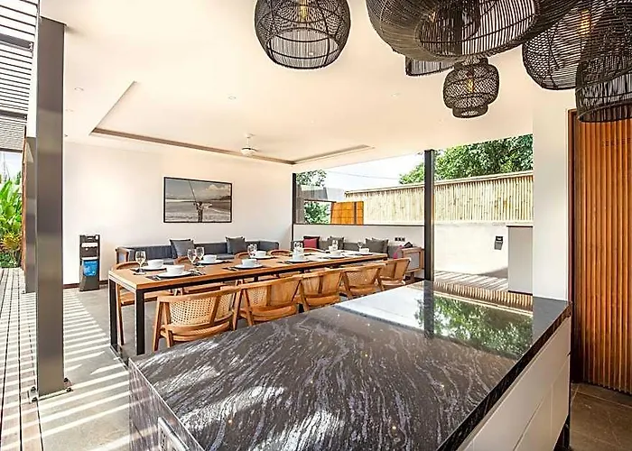 Villa New 5br Villa, Enclosed Lounge, Canggu Oasis