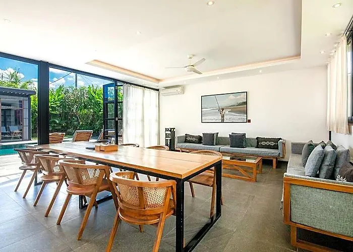 New 5br Villa, Enclosed Lounge, Canggu Oasis Villa