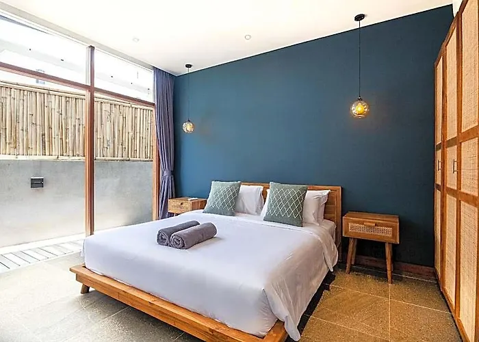 New 5br Villa, Enclosed Lounge, Canggu Oasis *